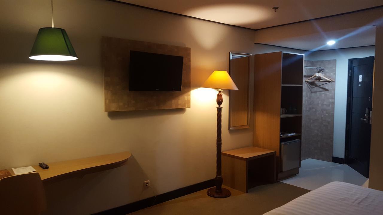 Grand Tembaga Hotel Timika Exterior photo