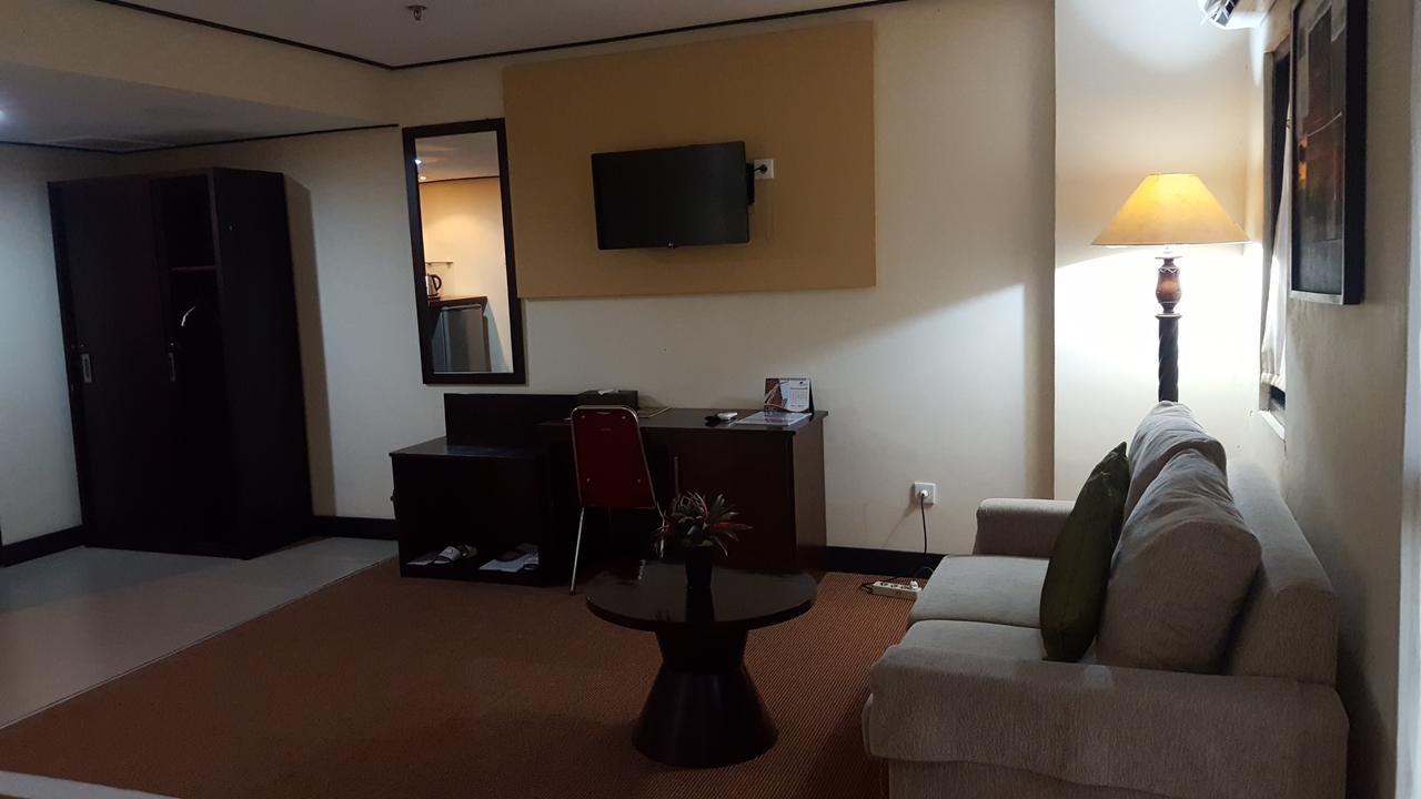 Grand Tembaga Hotel Timika Exterior photo